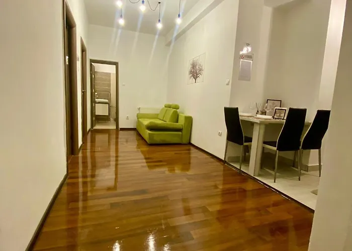 Charming Cozy 2br Ultracentral Old Town Apartman Bukarest