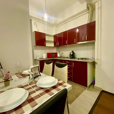 Charming Cozy 2br Ultracentral Old Town Бухарест